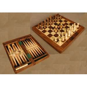  3 in 1 Game Compendium (Chess, Checkers, and Chess): Toys 