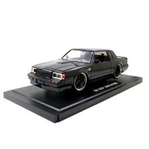  1987 Buick Grand National Black 1/18: Toys & Games