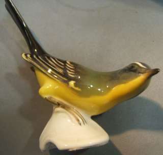 1973 W. GOEBEL BIRD FIGURINE Yellow Wagtail W. Germany Great Shape 