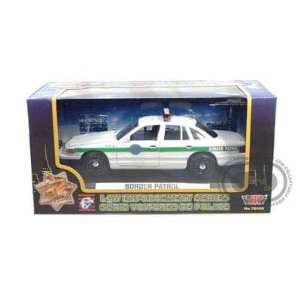    Ford Crown Victoria Border Patrol Police Car 1/24: Toys & Games