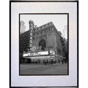  Chicago Theatre   Black and White Wall Art: Home & Kitchen