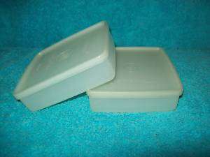 VINTAGE TUPPERWARE 2 SQUARE A WAY SANDWICH KEEPERS  