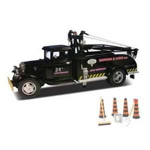  1934 Ford BB 157 Tow Truck 1/24 Black: Toys & Games
