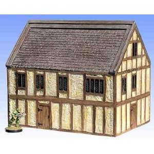  Medieval Terrain 5 x 7 2 Story Inn (9 pieces) Toys & Games
