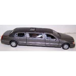   Scale Diecast 1999 Lincoln Town Car Stretch Limousine in Color Grey