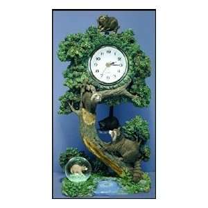  Raccoons Snowdome Pendulum Clock