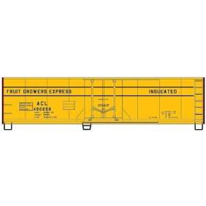  WalthersMainline HO 40 Plug Door Boxcar   Ready to Run 