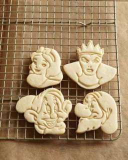 New Disney Snow White & the 7 Dwarves Cookie Cutter Set Evil Queen 