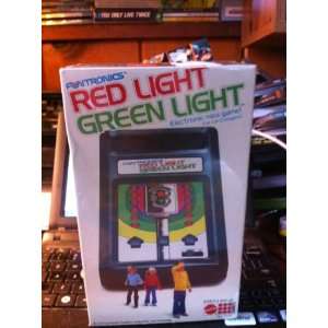 ELECTRONIC FUNTRONICS RED LIGHT GREEN LIGHT HANDHELD GAME MATTEL (1979 