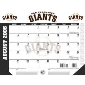  San Francisco Giants 22x17 Academic Desk Calendar 2006 07 