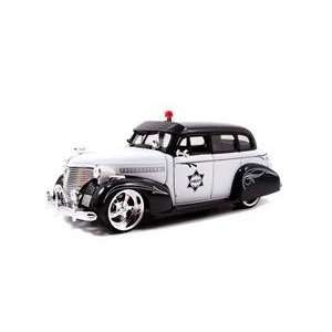  1939 Chevrolet Master Deluxe Police 1/24: Toys & Games