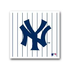    Artissimo New York Yankees Logo 14x18 Canvas Art