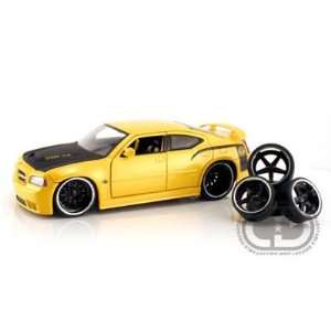 2006 Dodge Charger SRT8 Super Bee 1/24 Hobby Edition: Toys 
