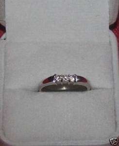 Great Deal   Genuine Platinum PT900 Diamond Wedding/Anniv Ring  