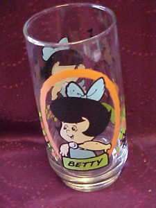 1986 BETTY RUBBLE FLINTSTONE GLASS FROM PIZZA HUT  