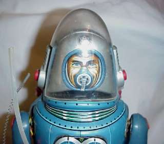 ROSKO NOMURA BATTERY OPERATED ASTRONAUT ROBOT TOY TIN LITHOGRAPH 