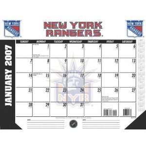 New York Rangers 22x17 Desk Calendar 2007  Sports 