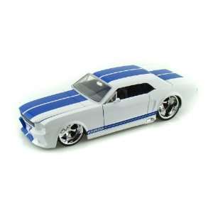  1965 Ford Mustang 1/24 White: Toys & Games