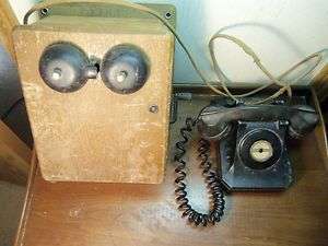 Vintage Antique Stromberg Carlson Bakelite Telephone & Wooden Ringer 