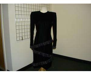 CAROLINA HERRERA black velvet evening dress 8 CLASSY!!!  