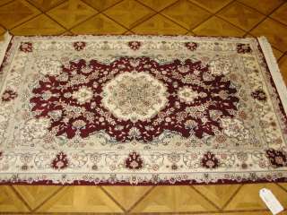   Cream Hand knotted Persian Design Wool & Silk Oriental Area Rug  