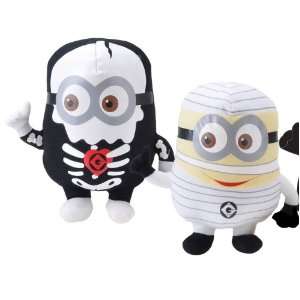   Minion Doll and 6 Despicable Me Mummy Dave Minion Doll Toys & Games