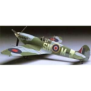   48 Supermarine Spitfire VB (Plastic Model Airplane): Toys & Games